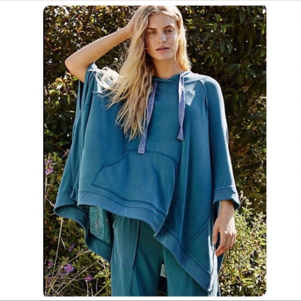 Free People OVERSIZED HOOD PANCHO SIZE SMALL NWT - Picture 2 of 10